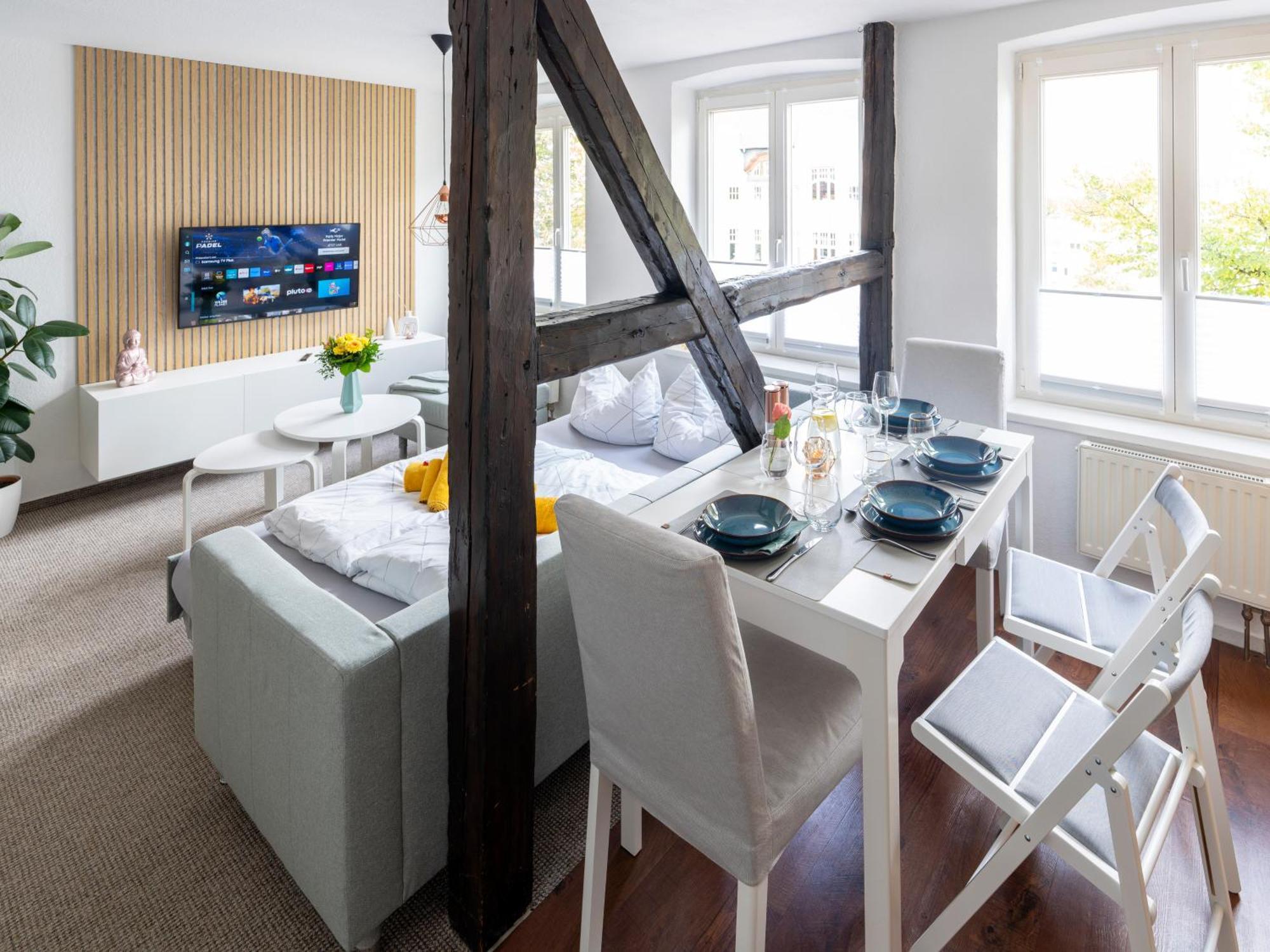 Schlosskoenig - Modernes & Zentrales Apartment Mit Balkon Und Arbeitsplatz 슈베린 외부 사진