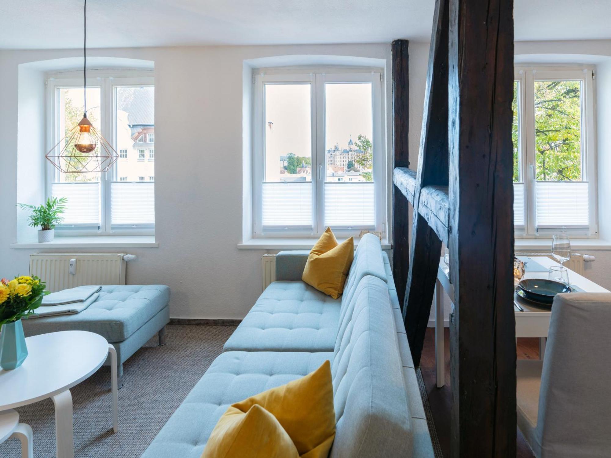 Schlosskoenig - Modernes & Zentrales Apartment Mit Balkon Und Arbeitsplatz 슈베린 외부 사진